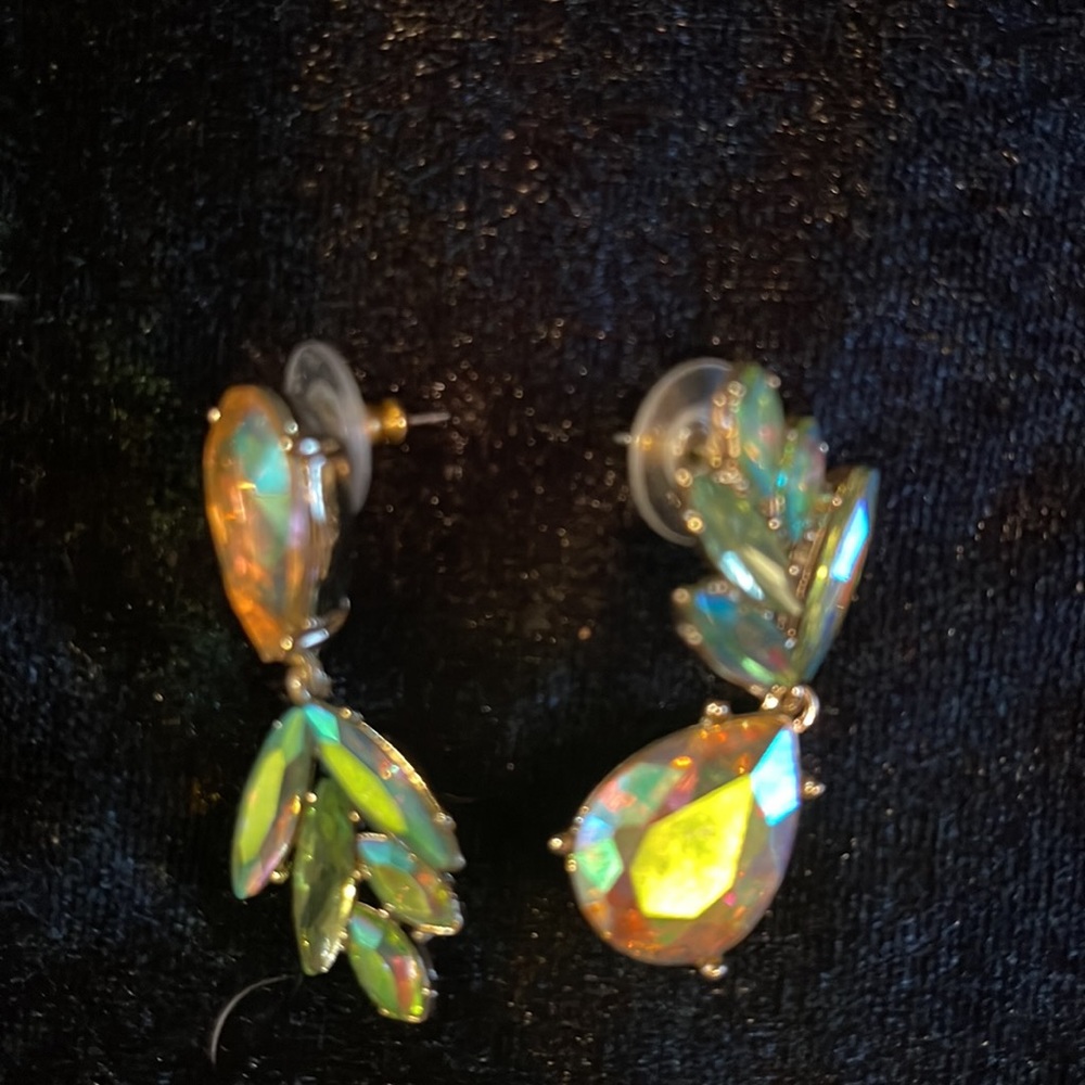 Earrings - Picture 3 of 4